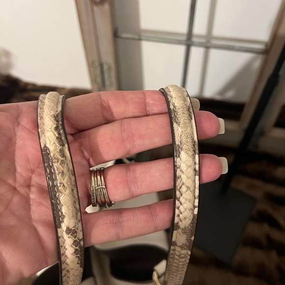 Coach Lexy - Picture 4 of 9